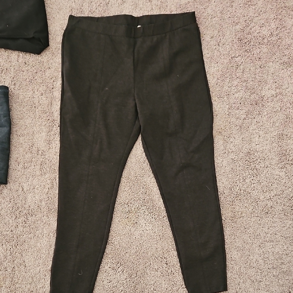 Chico's Black Ankle Cropped Pants Sleek Professional Style